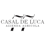 https://www.tuttigiuincantina.com/wp-content/uploads/2022/06/casal-de-luca.png